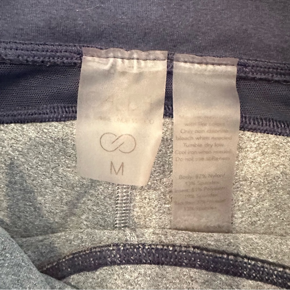 Women’s Cabi Color Block 27” Leggings Medium - image 6